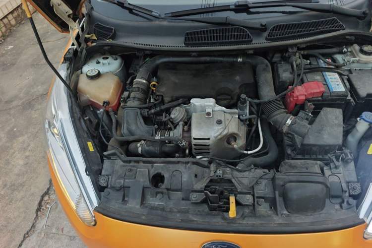 Used Ford Fiesta 2014 Hatchback 1.0 GTDi Automatic Dynamic Model Engine Bay Right