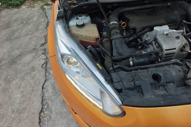 Used Ford Fiesta 2014 Hatchback 1.0 GTDi Automatic Dynamic Model Right Front Headlight