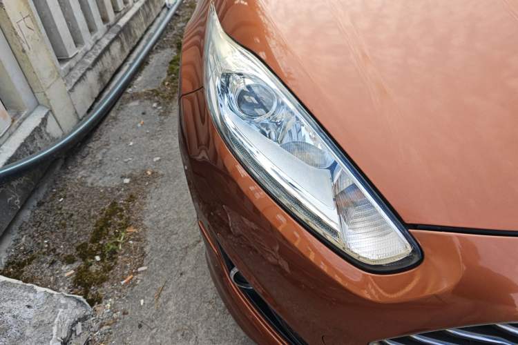 Used Ford Fiesta 2014 Hatchback 1.0 GTDi Automatic Dynamic Model Right Front Headlight