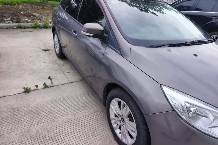 Used Ford Focus 2012 Sedan 1.6L Automatic Comfort Model Exterior 2