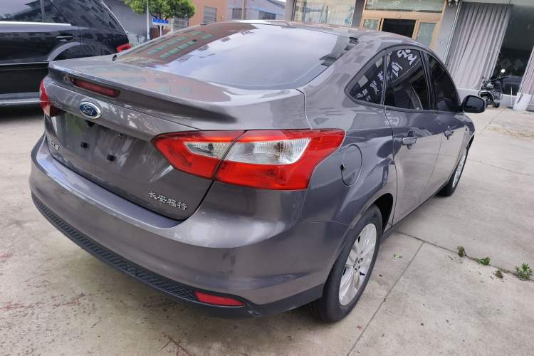Used Ford Focus 2012 Sedan 1.6L Automatic Comfort Model Exterior 3