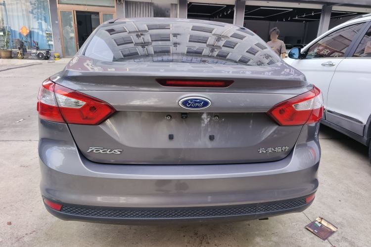 Used Ford Focus 2012 Sedan 1.6L Automatic Comfort Model Exterior 4