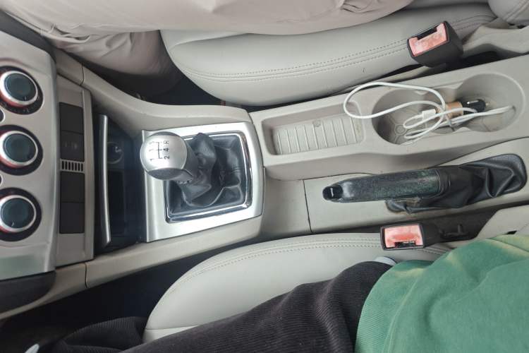 Used Ford Focus 2005 Sedan 1.8L Manual Classic Model Gear Lever