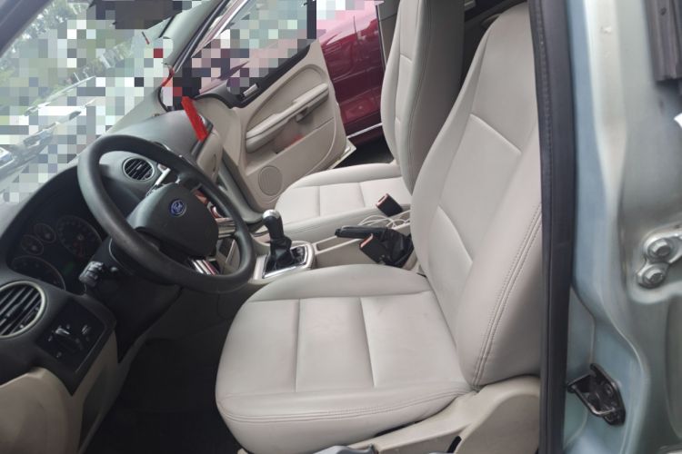 Used Ford Focus 2005 Sedan 1.8L Manual Classic Model Left Front Seat