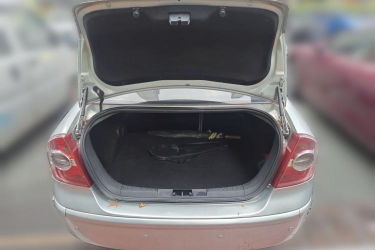 Used Ford Focus 2005 Sedan 1.8L Manual Classic Model Trunk