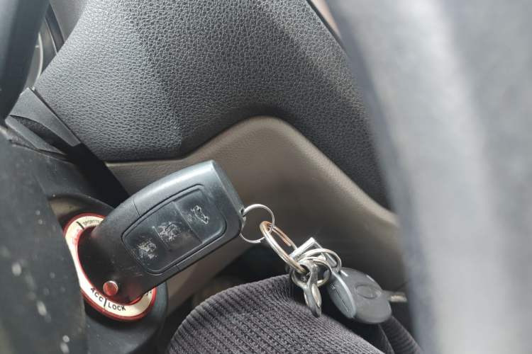 Used Ford Focus 2005 Sedan 1.8L Manual Classic Model Vehicle Key