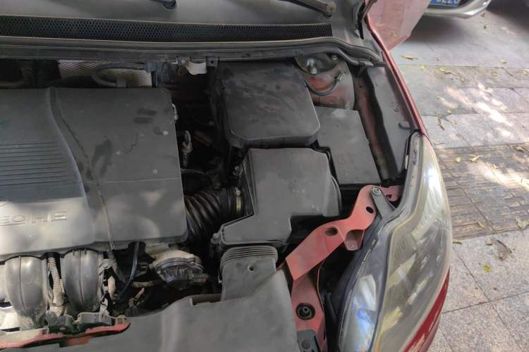 Used Ford Focus 2006 Hatchback 1.8L Automatic Fashion Edition Engine Bay Left