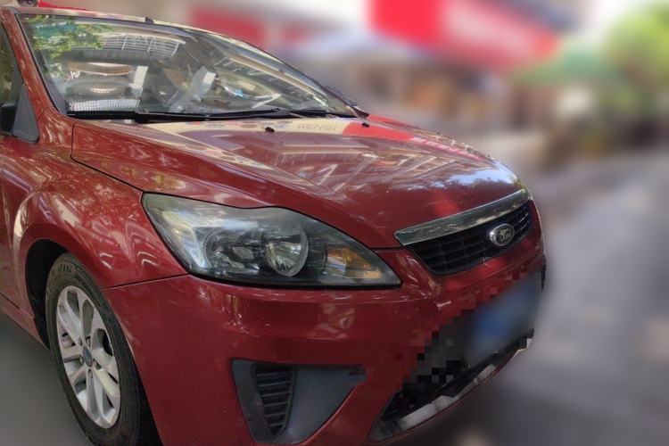 Used Ford Focus 2006 Hatchback 1.8L Automatic Fashion Edition Front Right 45 Deg