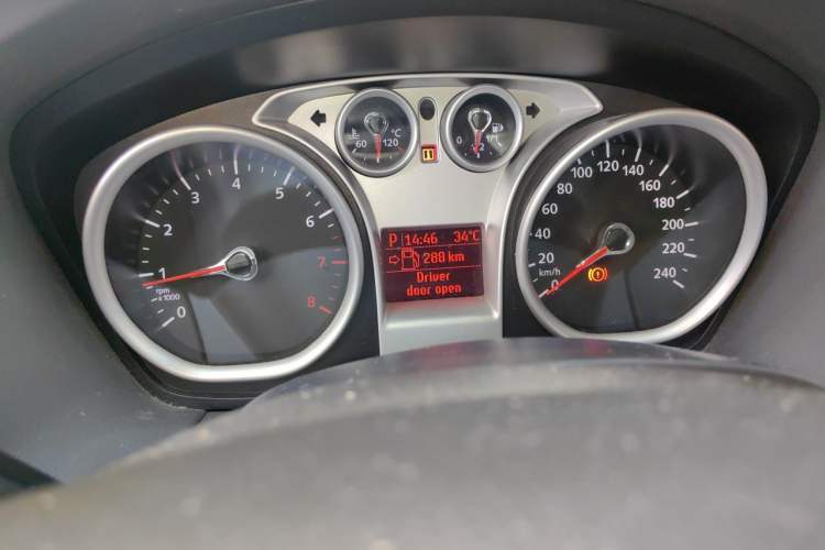 Used Ford Focus 2006 Hatchback 1.8L Automatic Fashion Edition Odometer Close Up