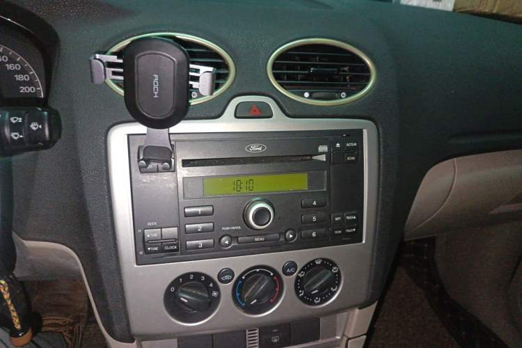 Used Ford Focus 2006 Hatchback 1.8L Automatic Fashion Edition Audio And AC Panel