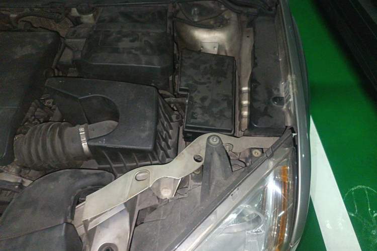 Used Ford Focus 2006 Hatchback 1.8L Automatic Fashion Edition Engine Bay Left