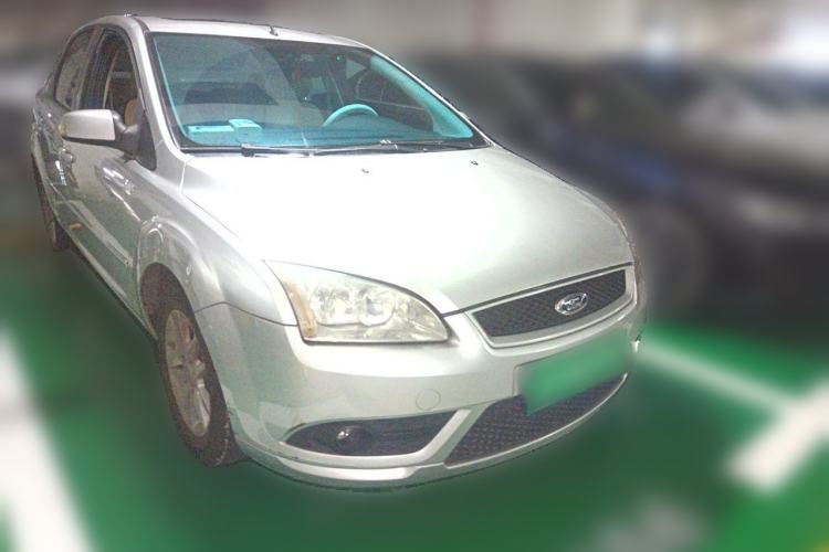 Used Ford Focus 2006 Hatchback 1.8L Automatic Fashion Edition Front Right 45 Deg