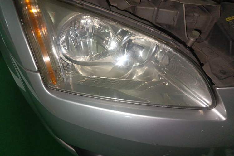 Used Ford Focus 2006 Hatchback 1.8L Automatic Fashion Edition Right Front Headlight