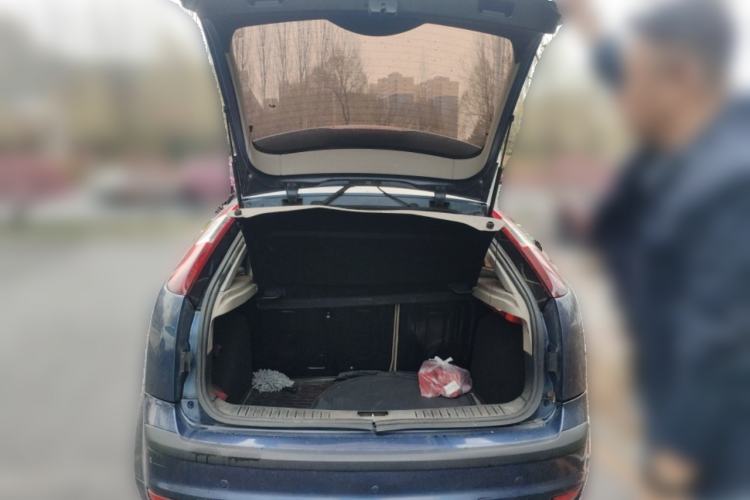 Used Ford Focus 2007 Hatchback 1.8L Automatic Fashion Edition Trunk