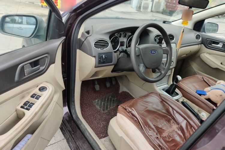 Used Ford Focus 2007 Sedan 1.8L Manual Comfort Model Driver Seat