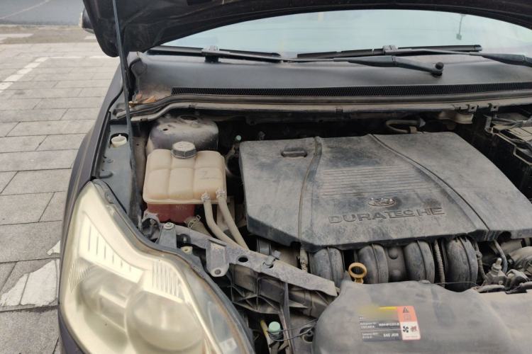 Used Ford Focus 2007 Sedan 1.8L Manual Comfort Model Engine Bay Right