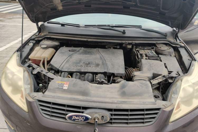Used Ford Focus 2007 Sedan 1.8L Manual Comfort Model Engine Bay