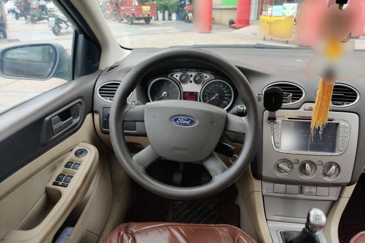 Used Ford Focus 2007 Sedan 1.8L Manual Comfort Model Steering Wheel