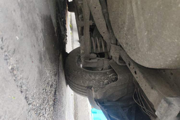 Used Ford Focus 2007 Sedan 1.8L Manual Comfort Model Chassis Front Left