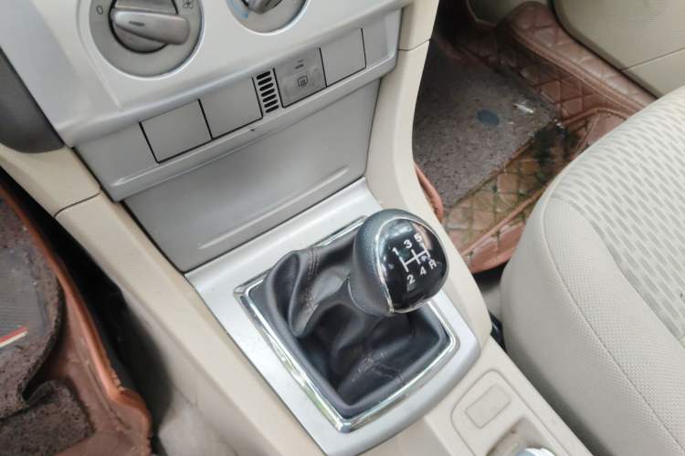 Used Ford Focus 2007 Sedan 1.8L Manual Comfort Model Gear Lever