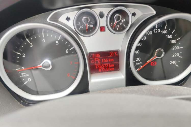 Used Ford Focus 2007 Sedan 1.8L Manual Comfort Model Odometer Close Up