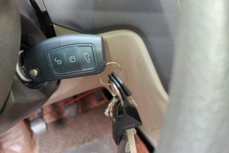Used Ford Focus 2007 Sedan 1.8L Manual Comfort Model Vehicle Key