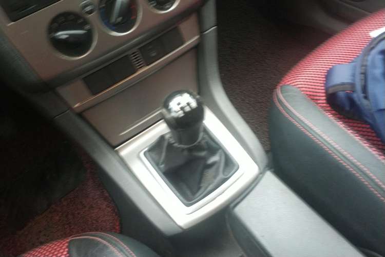 Used Ford Focus 2007 Hatchback 2.0L Manual Sport Edition Gear Lever