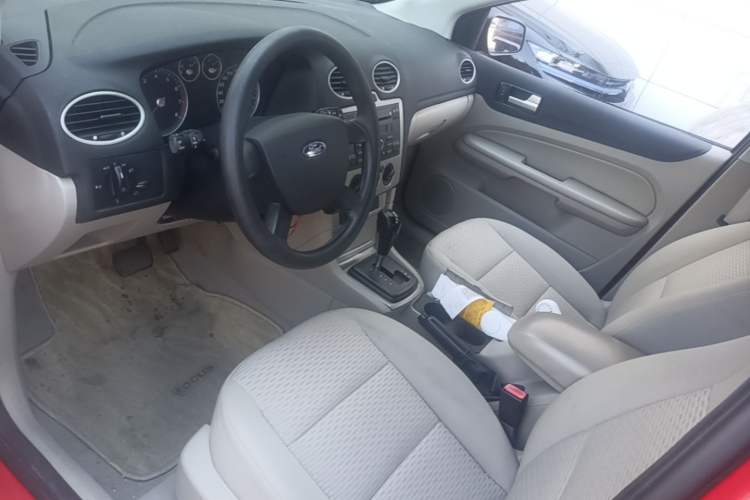 Used Ford Focus 2007 Sedan 1.8L Automatic Fashion Edition Gear Lever
