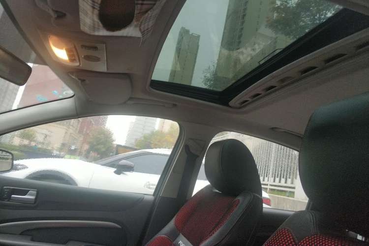 Used Ford Focus 2007 Hatchback 2.0L Manual Sport Edition Headliner