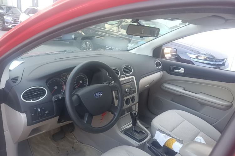 Used Ford Focus 2007 Sedan 1.8L Automatic Fashion Edition Headliner