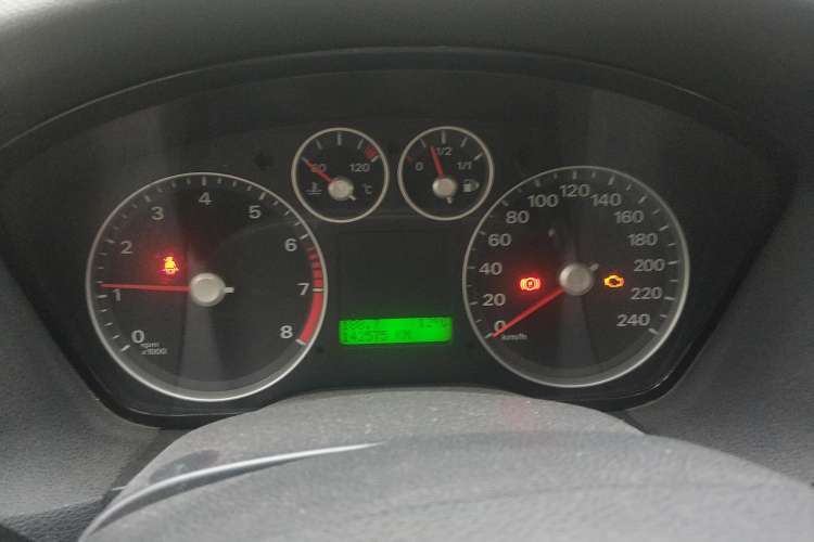 Used Ford Focus 2007 Hatchback 2.0L Manual Sport Edition Instrument Cluster