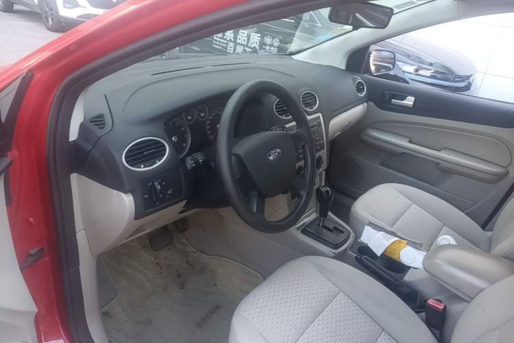 Used Ford Focus 2007 Sedan 1.8L Automatic Fashion Edition Odometer Close Up
