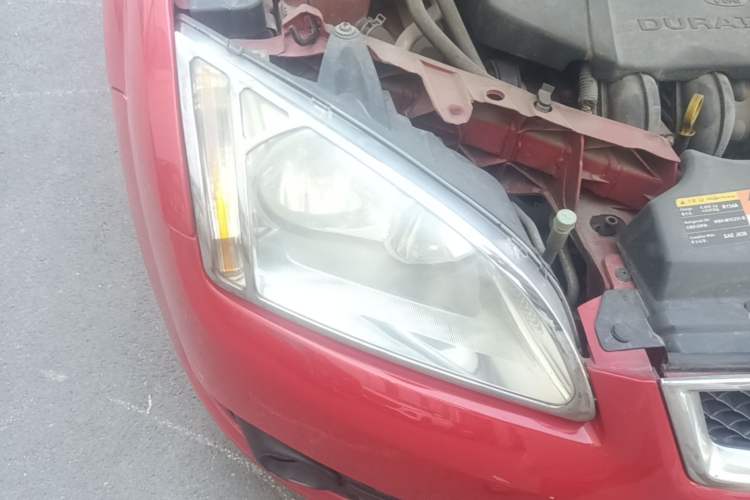 Used Ford Focus 2007 Sedan 1.8L Automatic Fashion Edition Right Front Headlight