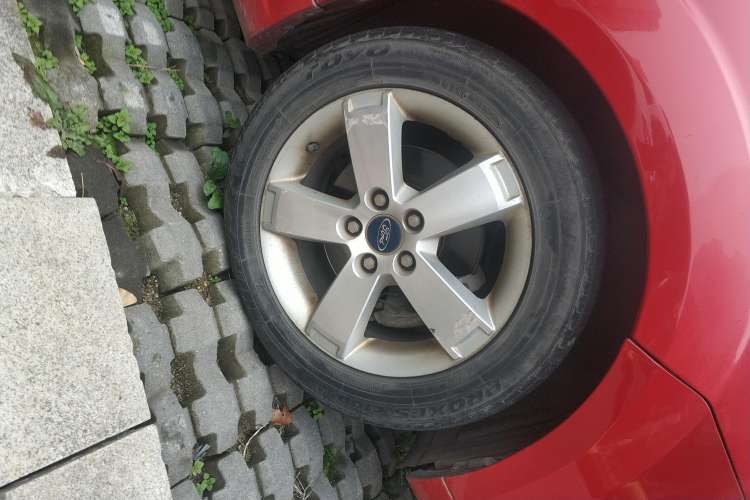 Used Ford Focus 2007 Hatchback 2.0L Manual Sport Edition Right Rear Wheel Hub