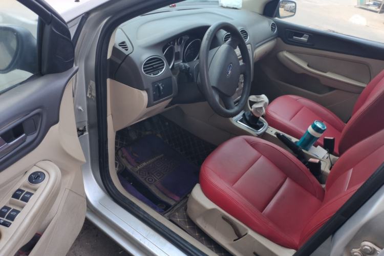 Used Ford Focus 2007 Sedan 1.8L Manual Comfort Model Driver Seat