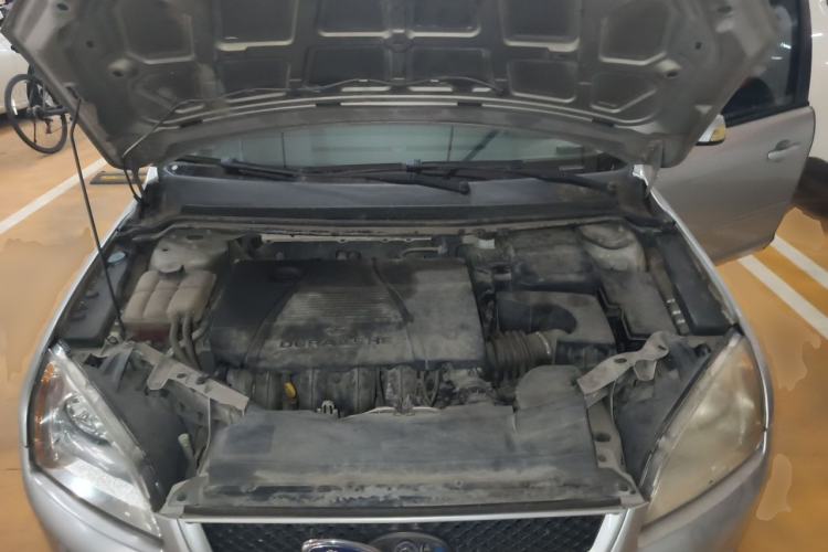 Used Ford Focus 2007 Sedan 1.8L Manual Comfort Model Engine Bay