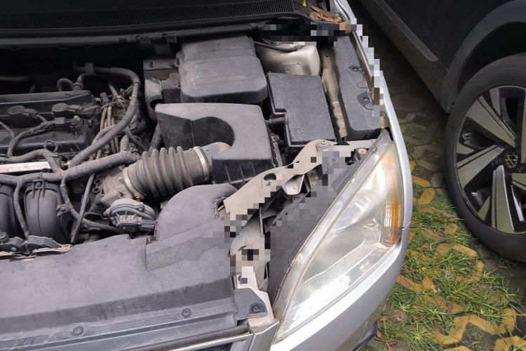 Used Ford Focus 2007 Sedan 1.8L Manual Comfort Model Engine Bay Left