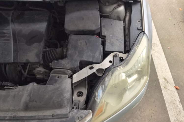 Used Ford Focus 2007 Sedan 1.8L Manual Comfort Model Engine Bay Left