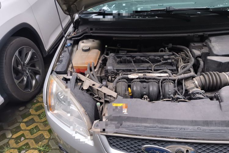 Used Ford Focus 2007 Sedan 1.8L Manual Comfort Model Engine Bay Right