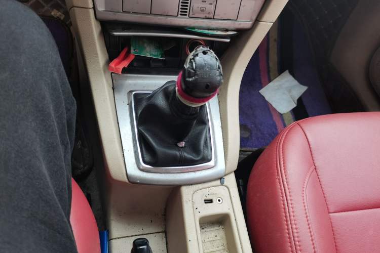 Used Ford Focus 2007 Sedan 1.8L Manual Comfort Model Gear Lever