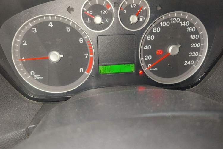 Used Ford Focus 2007 Sedan 1.8L Manual Comfort Model Odometer Close Up