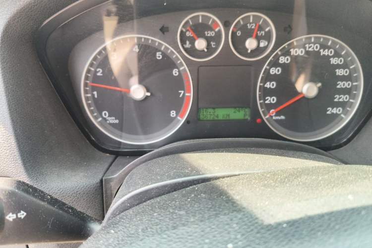 Used Ford Focus 2007 Hatchback 1.8L Automatic Fashion Edition Odometer Close Up