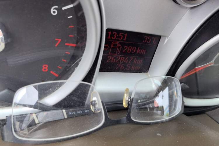 Used Ford Focus 2007 Sedan 1.8L Manual Comfort Model Odometer Close Up