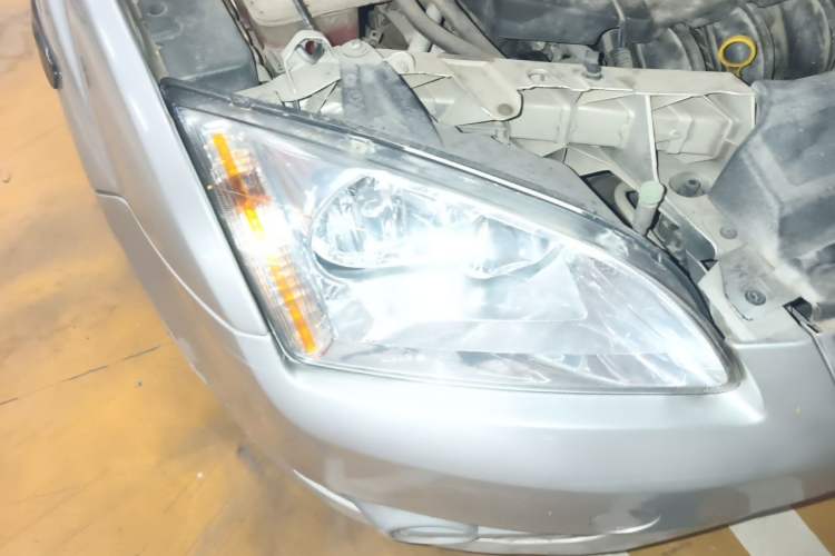Used Ford Focus 2007 Sedan 1.8L Manual Comfort Model Right Front Headlight