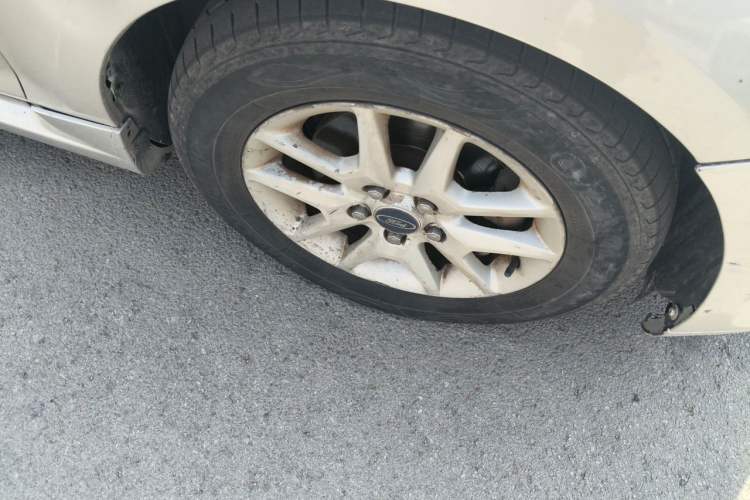 Used Ford Focus 2007 Hatchback 1.8L Automatic Fashion Edition Right Front Wheel Hub