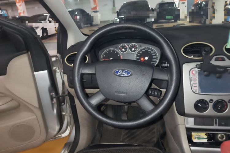 Used Ford Focus 2007 Sedan 1.8L Manual Comfort Model Steering Wheel