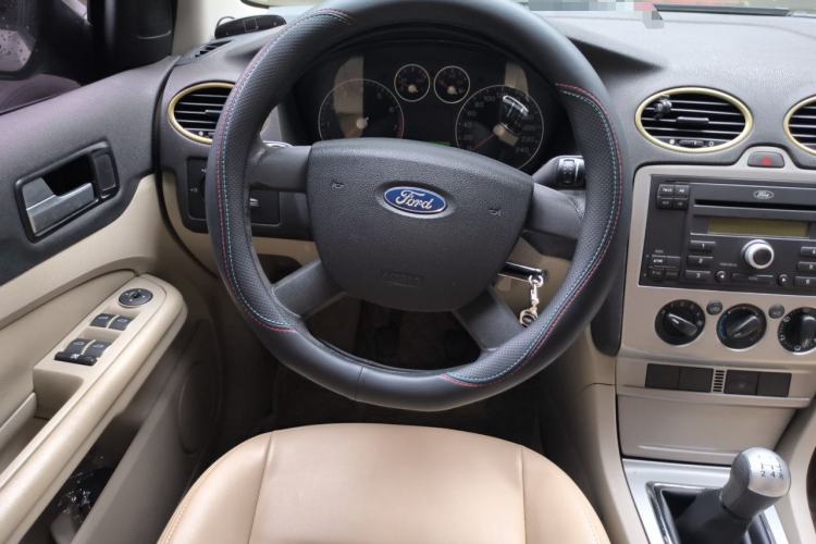 Used Ford Focus 2007 Sedan 1.8L Manual Comfort Model Steering Wheel