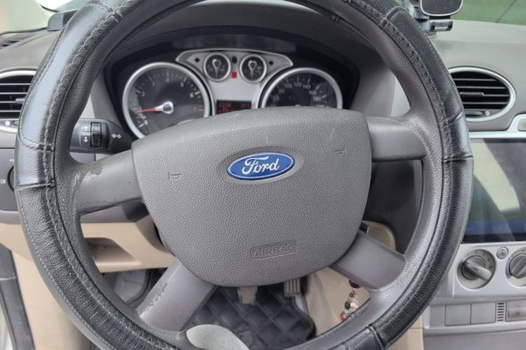 Used Ford Focus 2007 Sedan 1.8L Manual Comfort Model Steering Wheel
