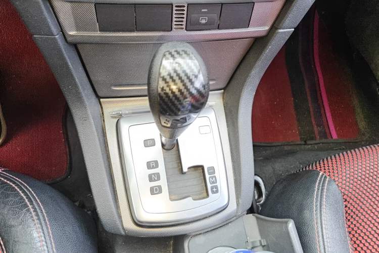 Used Ford Focus 2007 Hatchback 2.0L Automatic Sport Edition Gear Lever