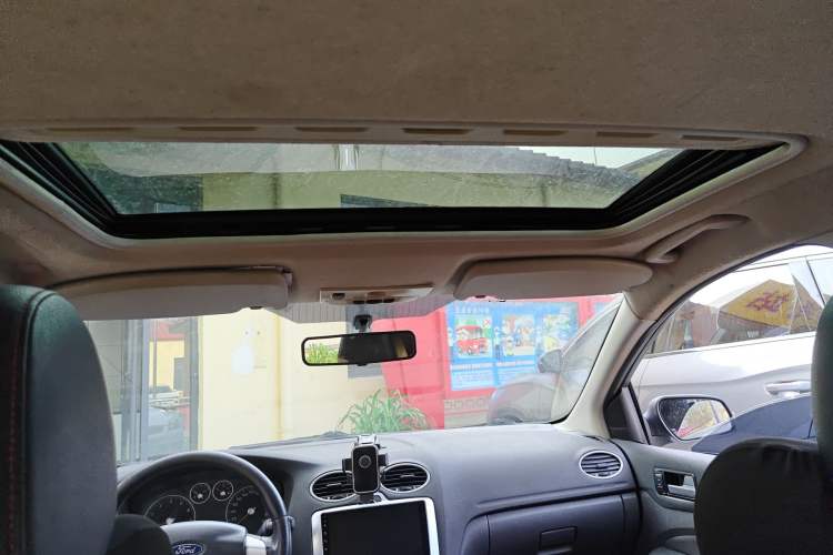 Used Ford Focus 2007 Hatchback 2.0L Automatic Sport Edition Headliner